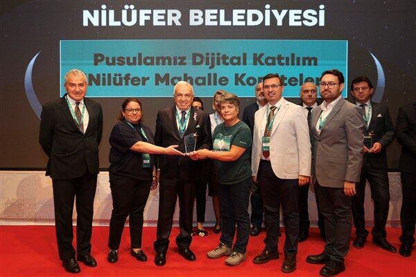 İzmir Büyükşehir Belediyesi’nin ev sahipliğinde gerçekleştirilen Türkiye Sağlıklı Kentler Birliği
