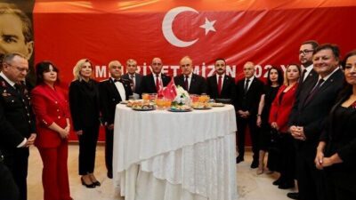 Ordu Kültür Sanat Merkezi’nde gerçekleştirilen resepsiyonda Vali Muammer Erol, davetlileri