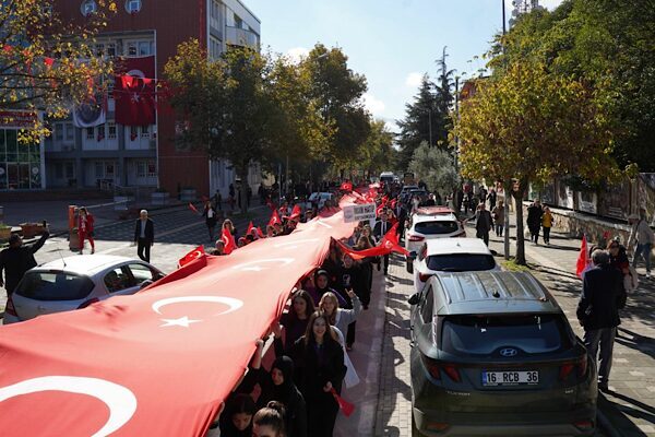 Orhangazi’de 29 Ekim Cumhuriyet Bayramı kutlamaları Orhangazi, 29 Ekim Cumhuriyet Bayramı’nı tören ve etkinliklerle kutladı. Sabah
