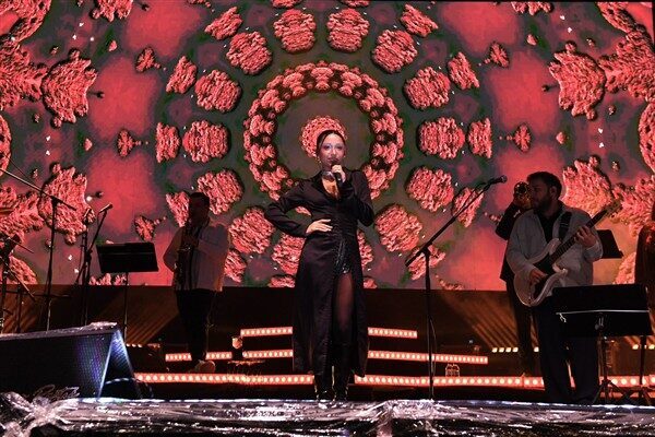 Osmangazi’de Cumhuriyet Bayramı coşkusu Osmangazi Belediyesi, 29 Ekim Cumhuriyet Bayramı’nın 102’inci yılını, çeşitli etkinliklerle