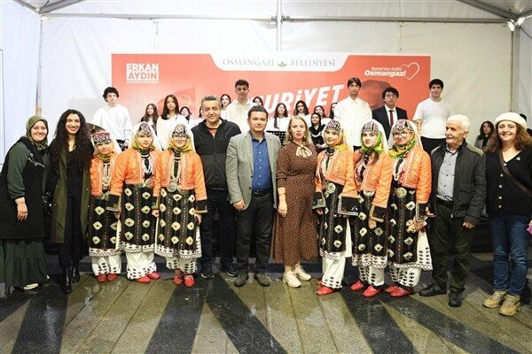 Osmangazi’de Cumhuriyet Kadınları Festivali düzenlendi Osmangazi Meydanı’nda Cumhuriyetin 102’inci yılı etkinleri kapsamında düzenlenen Cumhuriyet Kadınları