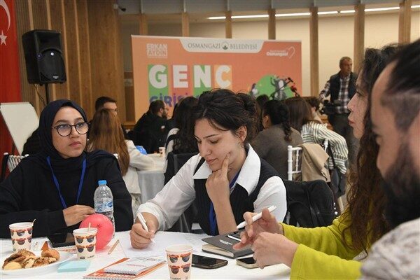 Osmangazi Belediyesi, “Genç Girişimcilik Çalıştayı” düzenledi. Osmangazi Gösteri Merkezi’nde düzenlenen