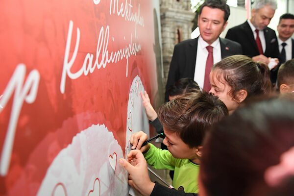 Osmangazili çocuklardan Atatürk’e mektup Osmangazi Belediye Başkanı Erkan Aydın’ın başlattığı Atatürk Defteri projesi kapsamında,