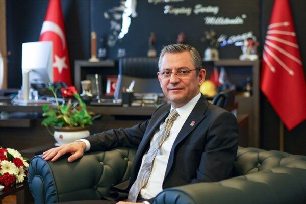 Özel, İsviçre Sosyal Demokrat Parti Eş Genel Başkanı Wermuth ile görüştü CHP Genel Başkanı Özel, İsviçre’nin Luzern kentinde İsviçre Sosyal Demokrat