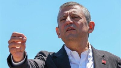 Cumhuriyet Halk Partisi (CHP) Genel Başkanı Özel, cuma namazını İstanbul