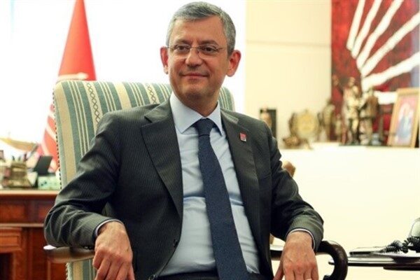 Cumhuriyet Halk Partisi (CHP) Genel Başkanı Özgür Özel, partisinin gündeme