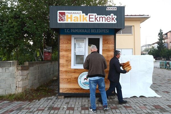 Pamukkale Belediye Başkanı Ali Rıza Ertemur’un, başlattığı halk ekmek büfe