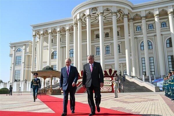 Rusya Devlet Başkanı Putin, Tacikistan Devlet Başkanı İmamali Rahman ile