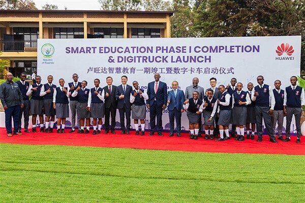 Huawei ve Ruanda Eğitim Bakanlığı, 3 Ekim'de Kigali'deki Kagarama Lisesi'nde