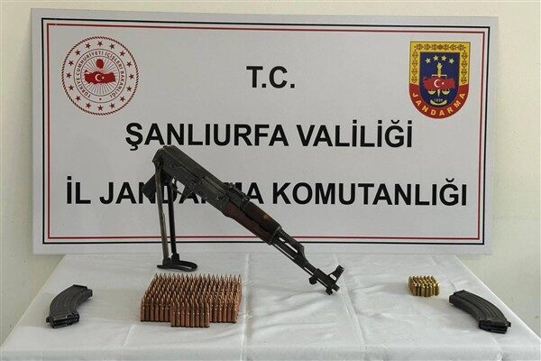 Şanlıurfa’da ruhsatsız silah operasyonu İlçe Jandarma Komutanlığı ve Jandarma Suç Araştırma Timi (JASAT) ekiplerince,
