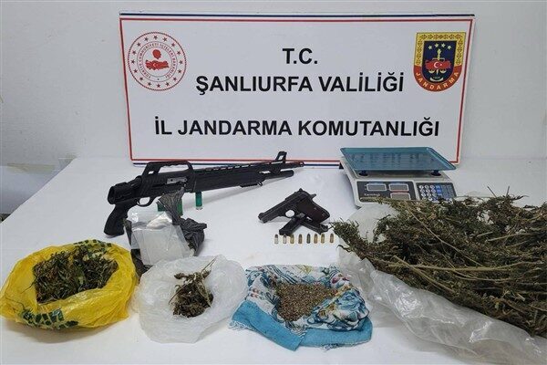 Şanlıurfa İl Jandarma Komutanlığı tarafından, Suruç İlçesinde narkotik suçlarla mücadele kapsamında uyuşturucu