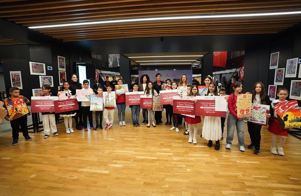 Şiir yarışmasında dereceye giren öğrenciler ödül kazandı Beylikdüzü Atatürk Kültür ve Sanat Merkezi’nde (BAKSM) düzenlenen törende, yarışmada