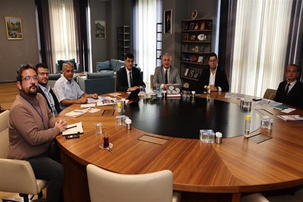 Kütahya Belediyesi'nde UCLG-MEWA Genel Koordinatörü Ali Murat Duman tarafından verilen