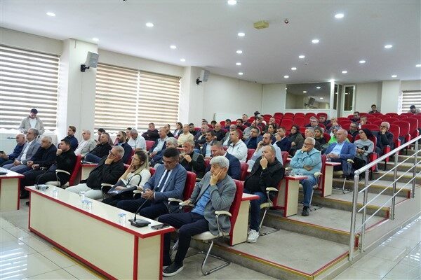 Toplantıda, Soma Termik Santrali’nin kapalı olması ele alındı. Başkan Okur,