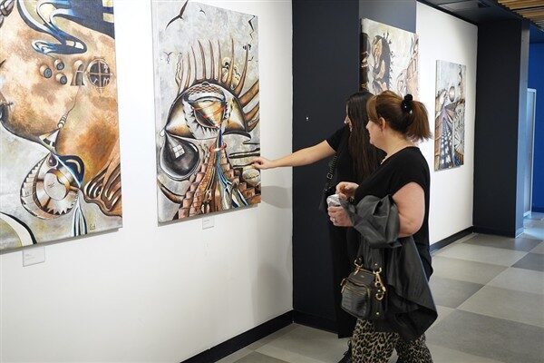 Sanatçı Erol Yıldırım’ın “Su Akar Yatağını Bulur” adlı resim sergisi,