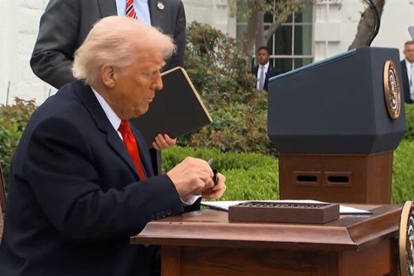 Trump, sosyal medyada yaptığı paylaşımda Santos'a "korkunç bir şekilde kötü