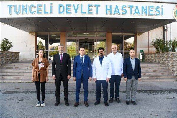 Tunceli Valisi Şefik Aygöl, Tunceli Devlet Hastanesi’ni ziyaret etti. Vali Aygöl,
