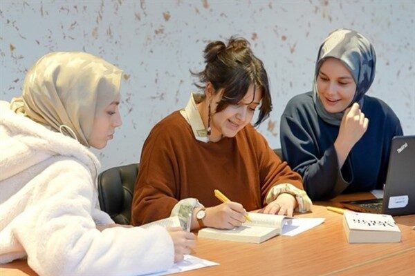 TURKEN fördert Bildung und Kultur für junge Menschen aus Europa in New York Die in der Türkei ansässige gemeinnützige Stiftung TURKEN Foundation möchte