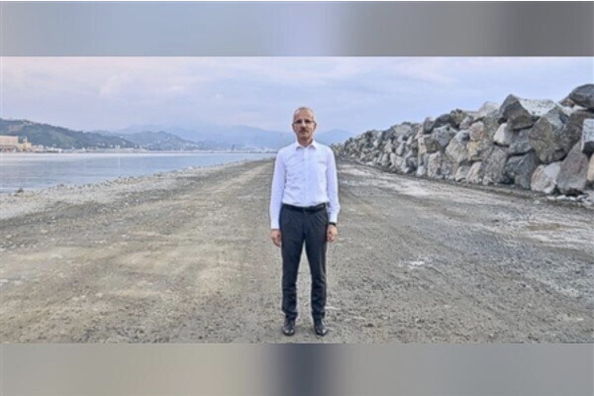 Ulaştırma ve Altyapı Bakanı Abdülkadir Uraloğlu, Karadeniz’de gerçekleştirilen RAPID gemisi