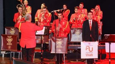 Kutlama programı; Uşak Valisi Dr.Naci Aktaş, Uşak Milletvekilleri, Uşak Belediye