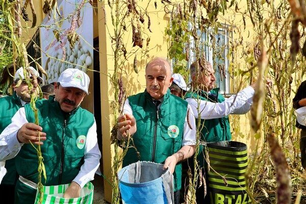 Akkuş İlçesinin Gökçebayır Mahallesi'nde düzenlenen törene, Vali Erol’un yanı sıra