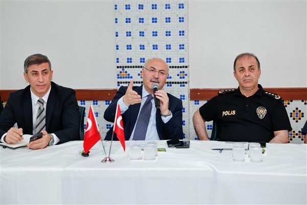 Yüreğir Kaymakamı Mehmet Aksu ile kamu kurum ve kuruluşlarının temsilcilerinin
