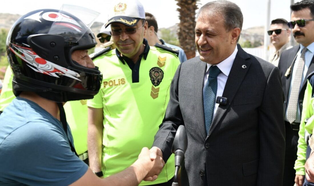 Şanlıurfa il merkezinde trafik düzeni ve güvenliğini sağlamak amacıyla denetimler