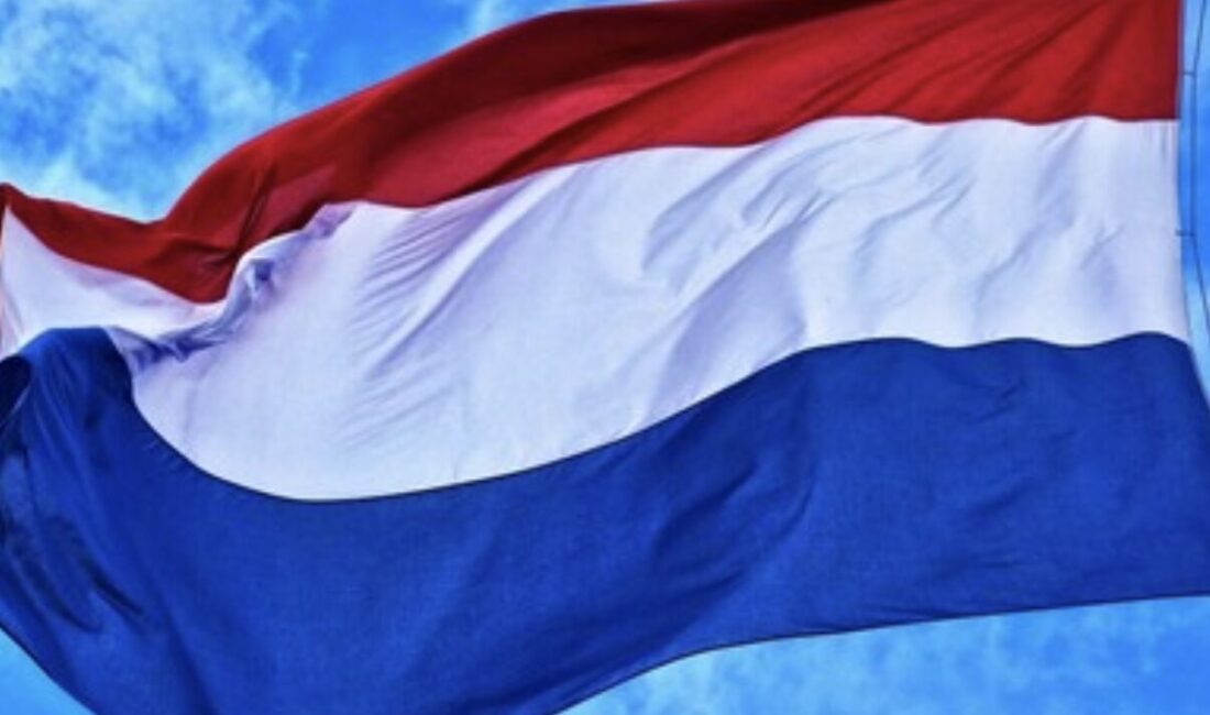 Hollanda Dışişleri Bakanı  Weel, bu sabah Jakarta’daki Menteng Pulo Savaş Mezarlığı’nı ziyaret