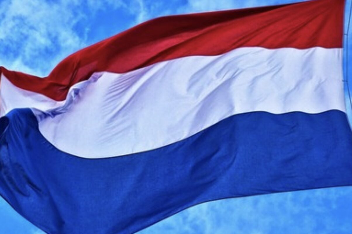 Hollanda Dışişleri Bakanı  Weel, bu sabah Jakarta’daki Menteng Pulo Savaş Mezarlığı’nı ziyaret