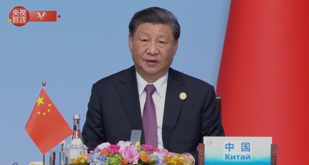 Xi Asya ülkelerine tedarik zincirlerini istikrarlı tutmaları çağrısı yaptı Xi, Cuma günü Çin devlet medyasında yaptığı açıklamada, “Zaman ne