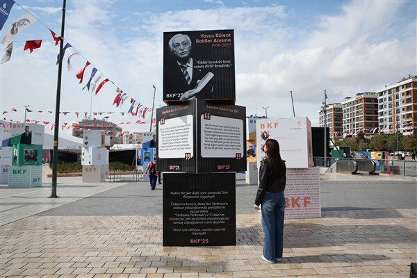 Türk edebiyatının müstesna isimlerinden biri olarak tanınan şair ve yazar