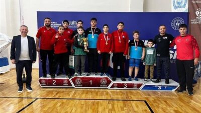 Naim Süleymanoğlu Spor Kompleksi’nde, düzenlenen turnuvaya 15 ilden 350 sporcu