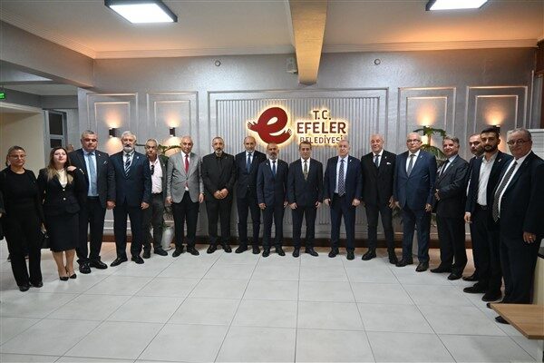 Zafer Partisi Genel Başkanı Özdağ, Efeler Belediyesi’ni ziyaret etti Zafer Partisi Genel Başkanı Ümit Özdağ, İl Başkanı Tarık Aydın