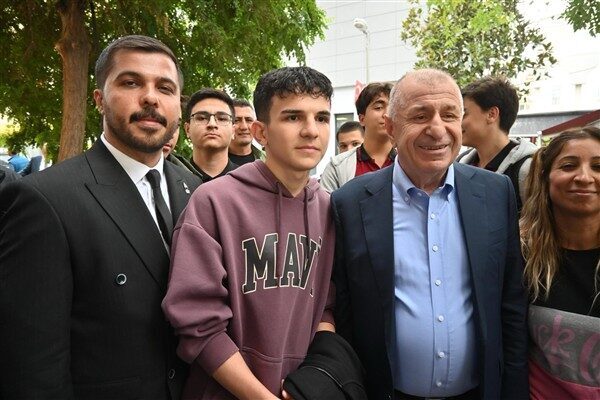 Zafer Partisi Genel Başkanı Prof. Dr. Ümit Özdağ, Salihli İlçe Başkanlığının