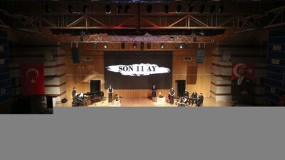 Kocatepe Kültür Merkezi’nde gerçekleştirilen etkinliklerde, Gazi Mustafa Kemal Atatürk’ün yaşamının