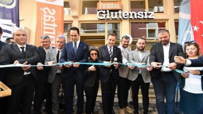 Balıkesir Büyükşehir Belediye Başkanı Ahmet Akın, Karesi’ye bağlı Dumlupınar Mahallesi’ndeki