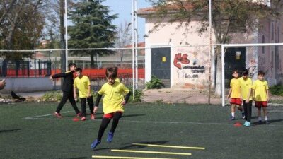 Konya Büyükşehir Belediyesi’nin merkez dışındaki 28 ilçede 6-16 yaş arası