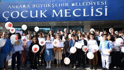 Mansur Yavaş, törende yaptığı konuşmada, çocukların kent yönetiminde söz hakkına