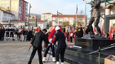 10 Kasım Atatürk’ü Anma Programı, Zafer Meydanı’nda düzenlenen çelenk sunma