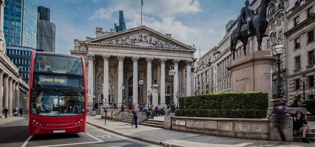 Analistlere göre, İngiltere'nin FTSE ve Fransa'nın CAC 40 endeksleri yatay