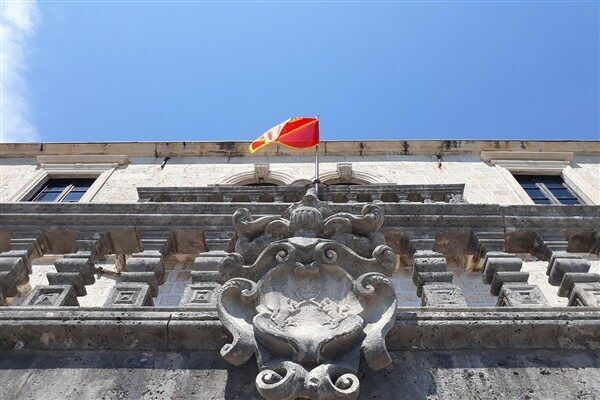 Karadağ Başbakanı Spajic, Avrupa Yatırım Bankası’nın (EIB) ofis açtığını duyurdu.