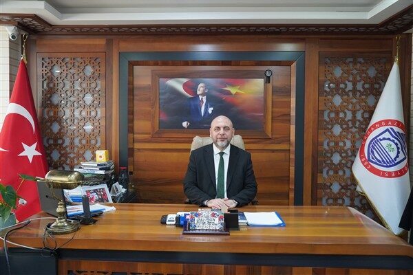 Orhangazi Belediye Başkanı Aydın, yayımladığı mesajda Atatürk’ün yalnızca bir asker