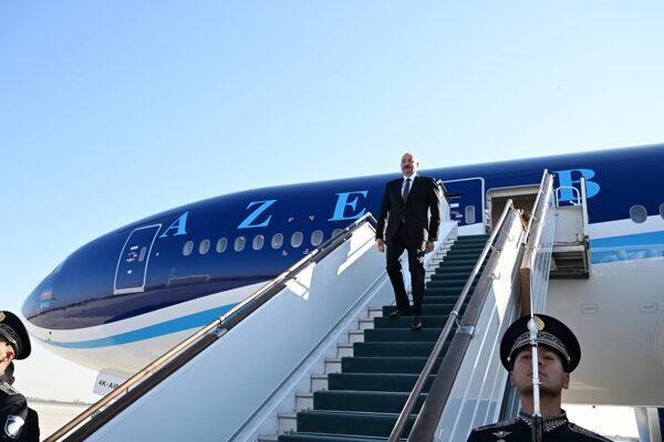 Azerbaycan Cumhurbaşkanı Aliyev, Özbekistan’da Azerbaycan Cumhurbaşkanı Aliyev, Özbekistan Cumhuriyeti Cumhurbaşkanı Şavkat Mirziyoyev'in daveti dolayısıyla