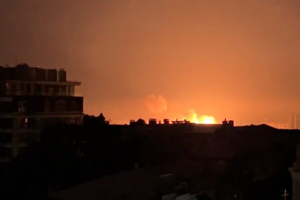 Azerbaycan, Kiev Büyükelçiliği’nin hasar görmesi üzerine Rusya’yı protesto etti Azerbaycan Dışişleri Bakanlığı, Rus füzelerinin büyükelçilik arazisine düşerek patlamaya neden