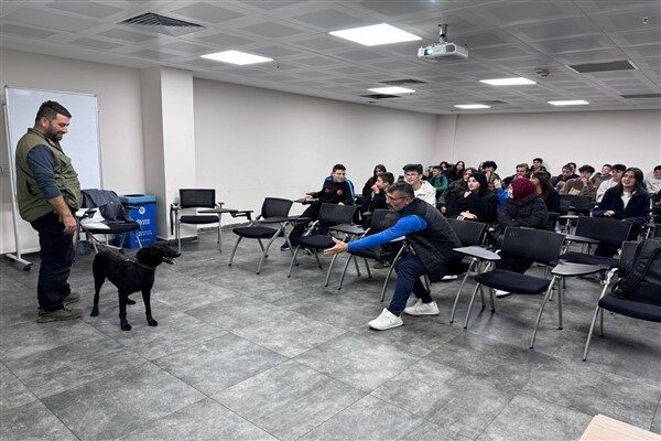 Eğitim; Rize Emniyet Müdürlüğü Narkotik Suçlarla Mücadele Şube Müdürlüğü ekipleri