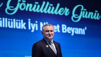 Gençlik ve Spor Bakanı Osman Aşkın Bak, Muhammed Furkan Özbek'i