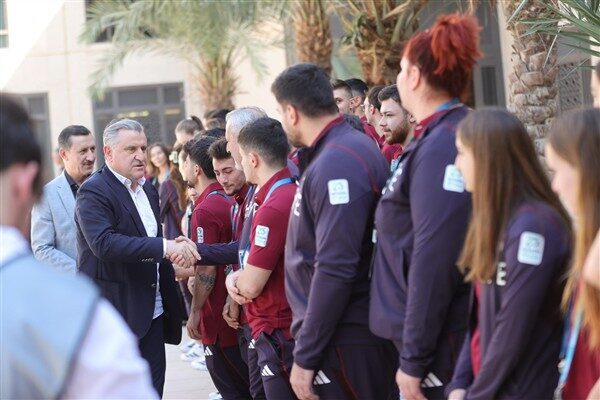 Bakanlıktan yapılan açıklamaya göre, Gençlik ve Spor Bakanı Bak, 6.