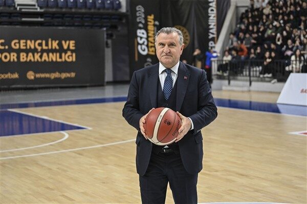 Bakan Bak, açıklamasında “Riyad 2025 İslami Dayanışma Oyunları'nda, yüzme erkekler