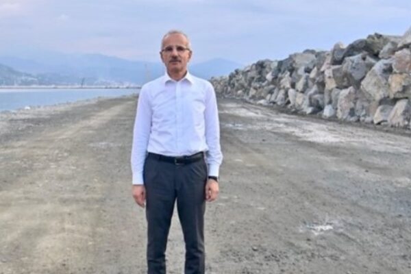 Ulaştırma ve Altyapı Bakanı Abdulkadir Uraloğlu, Gürcistan Altyapı Bakanı Revaz