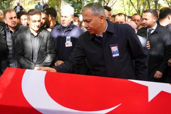 İçişleri Bakanı Yerlikaya, Gürcistan’da düşen askeri kargo uçağında şehit olan